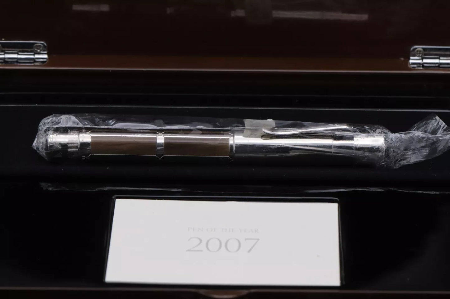 Graf von Faber-Castell Pen of the Year 2007 Petrified Wood Fountain Pen - UNUSED image 9