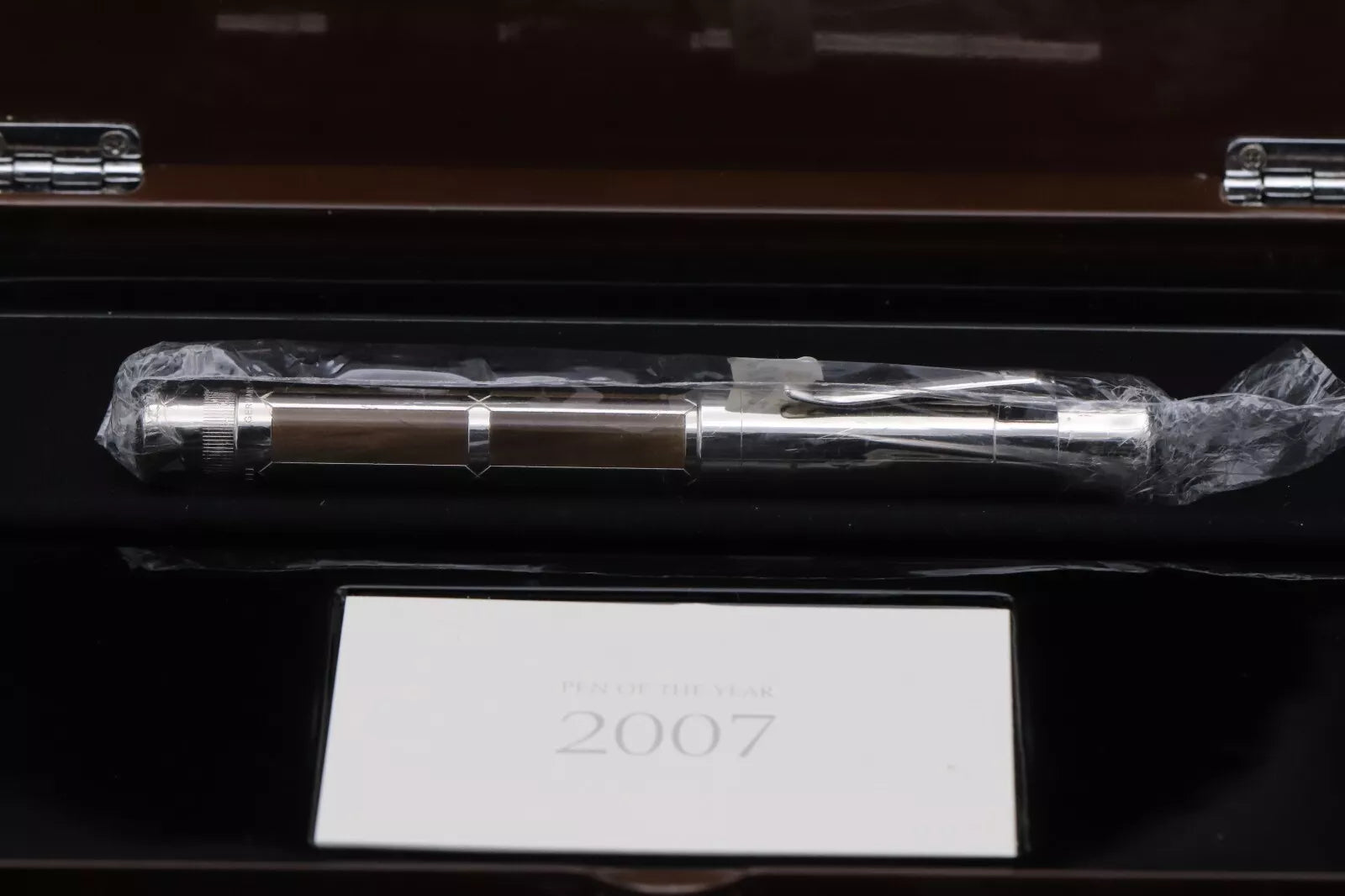 Graf von Faber-Castell Pen of the Year 2007 Petrified Wood Fountain Pen - UNUSED image 9