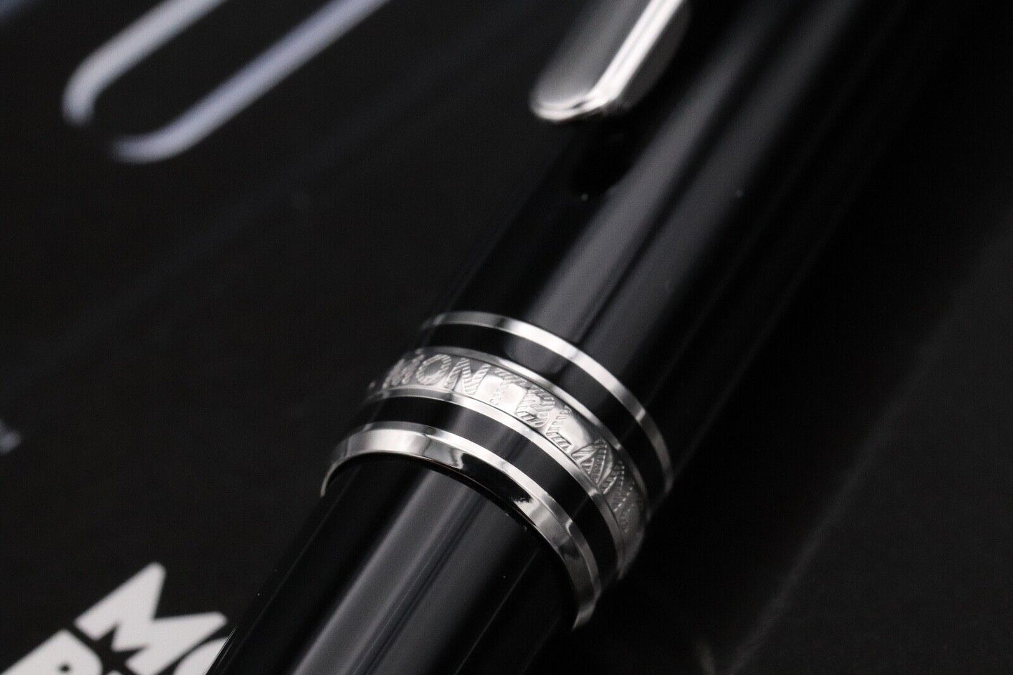 Montblanc Meisterstück 164 Classique Diamond Collection Ballpoint Pen image 2