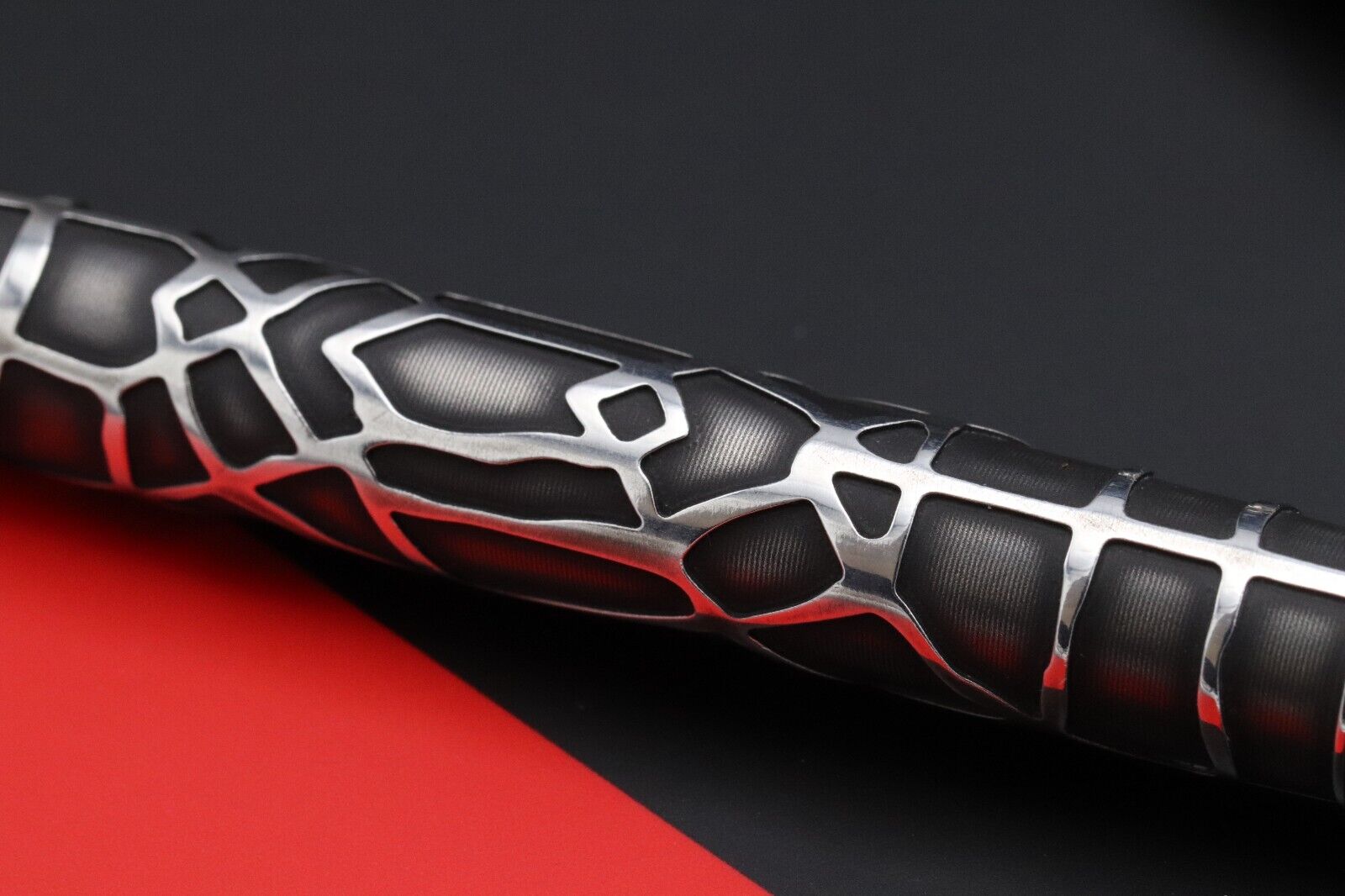 Montblanc Heritage Rouge et Noir Metamorphosis LE1906 Fountain Pen image 3