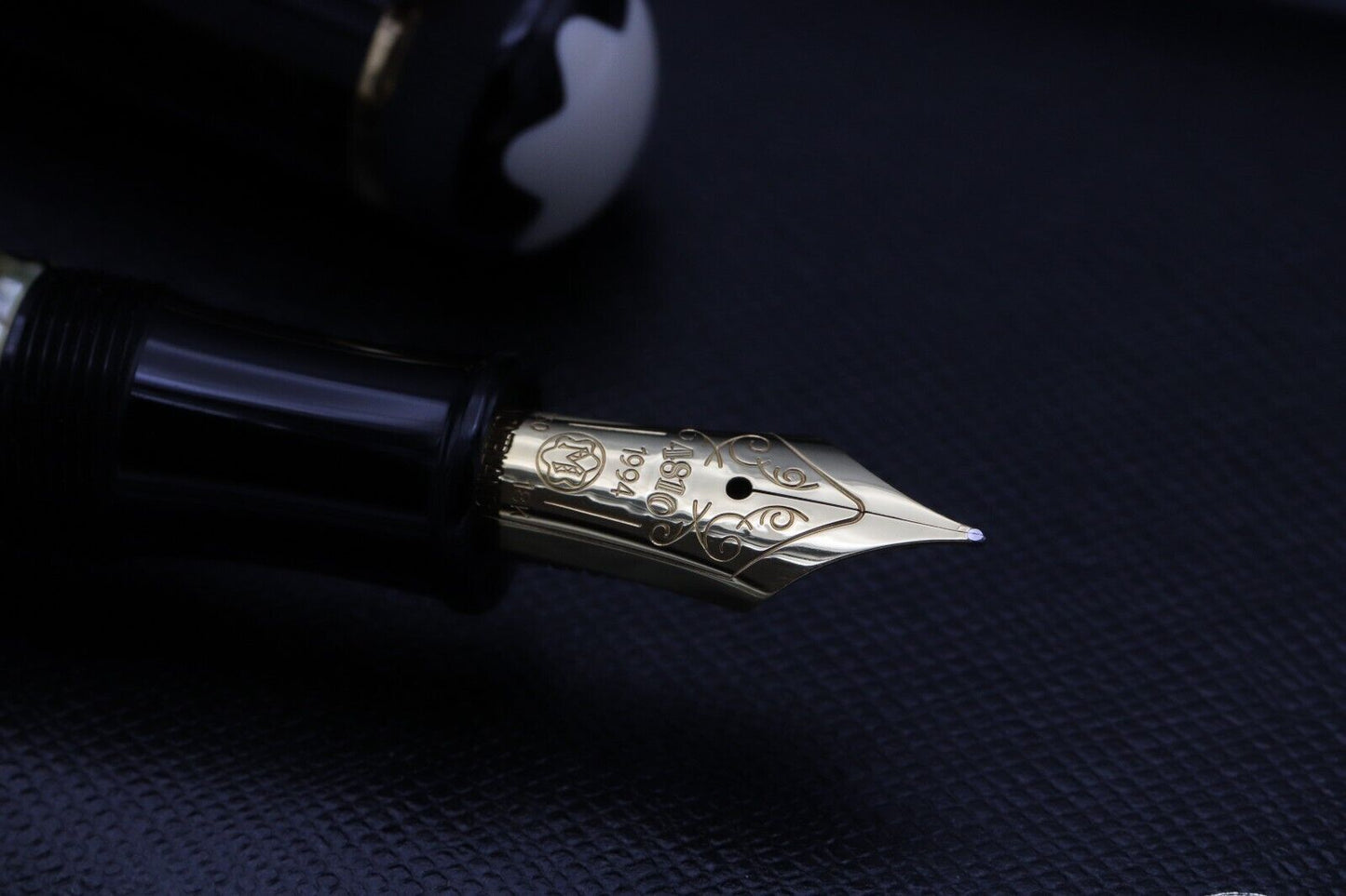 Montblanc Writers Edition Oscar Wilde Fountain Pen image 2