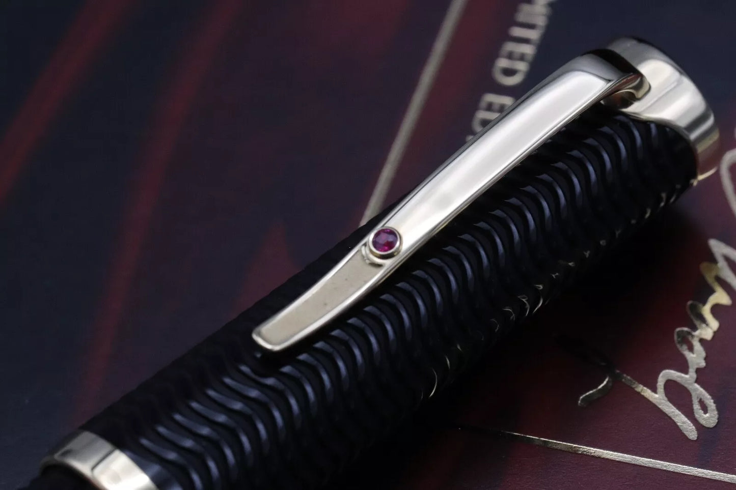 Montblanc Writers Edition Virginia Woolf Fountain Pen – NEVER INKED image 6