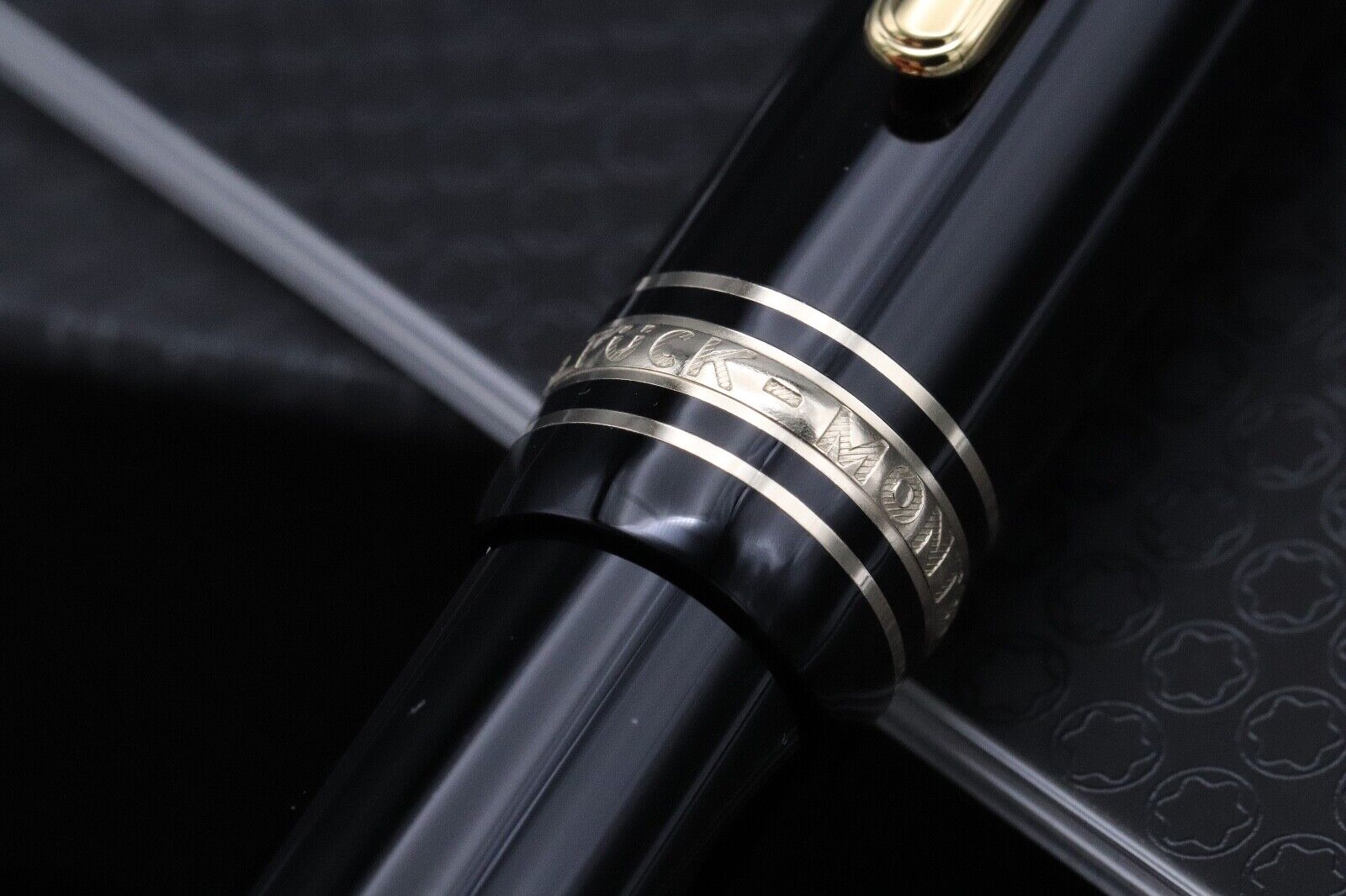 Montblanc Meisterstuck 147 Traveller Gold Coated Fountain Pen with Pouch image 4