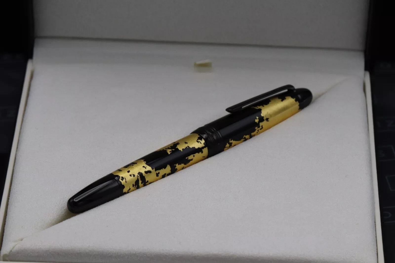 Montblanc Meisterstuck 146 LeGrand Solitaire Gold Leaf Fountain Pen - Flex Nib image 9
