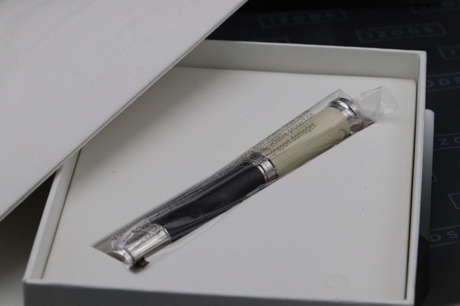 Montblanc Writers Edition Robert Louis Stevenson Fountain Pen image 8