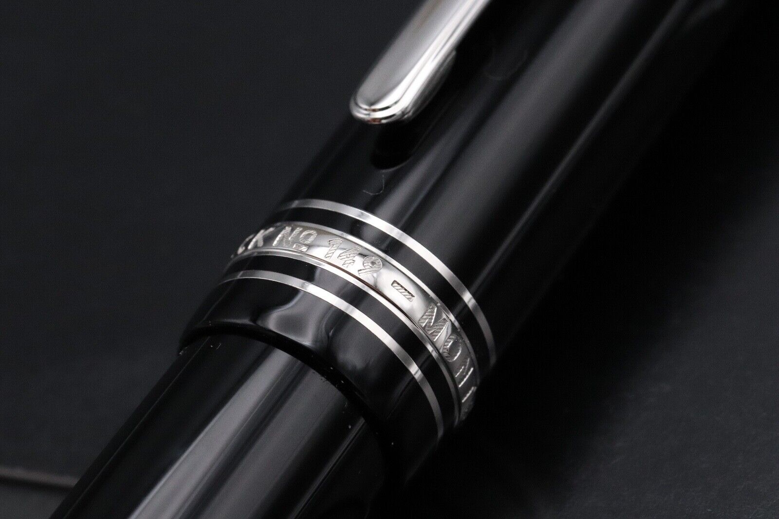 Montblanc Meisterstuck 149 Platinum-Coated Fountain Pen - Fine Nib image 4
