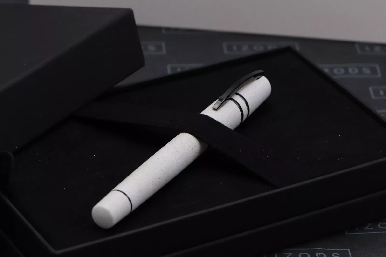 Visconti Homo Sapiens Lava White Ash Fountain Pen - 14k Stub Nib image 2
