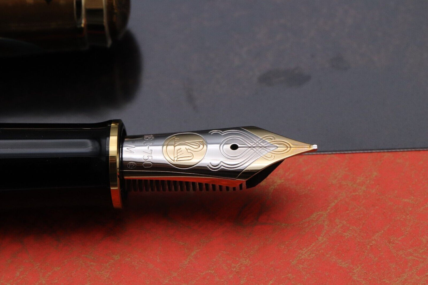 Pelikan M1000 Heavenly Maidens of Dunhuang LE88 Maki-e Fountain Pen - UNUSED image 3