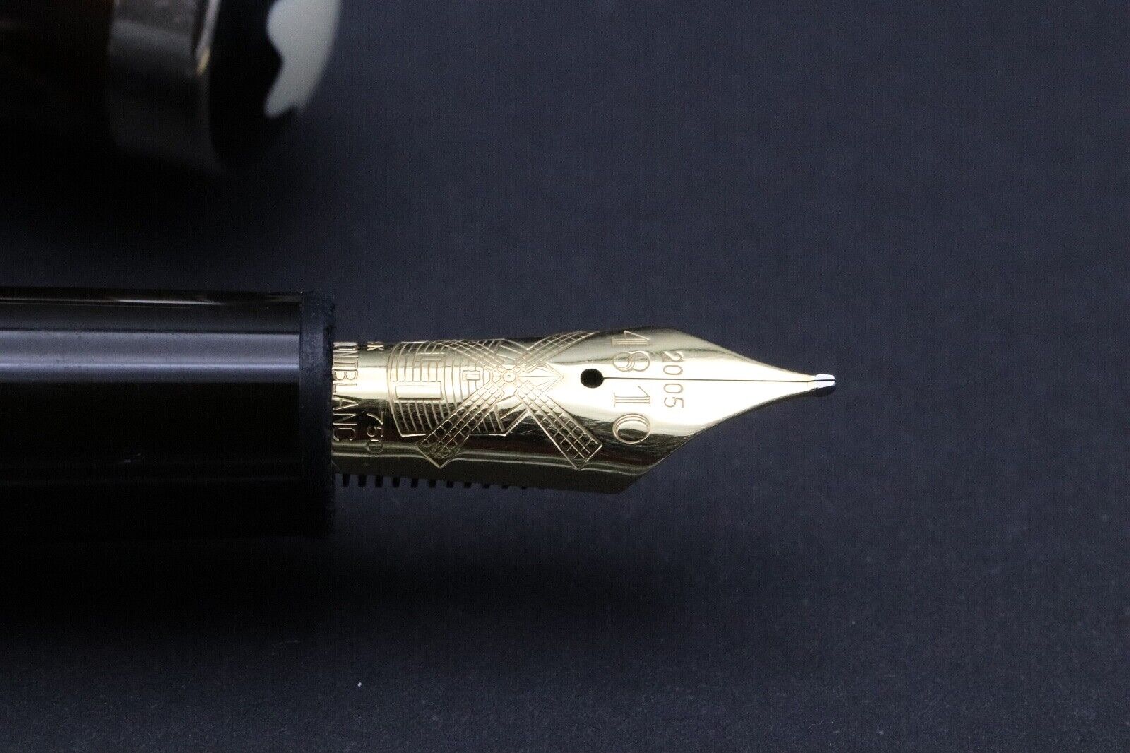 Montblanc Writers Edition Miguel de Cervantes Fountain Pen image 2