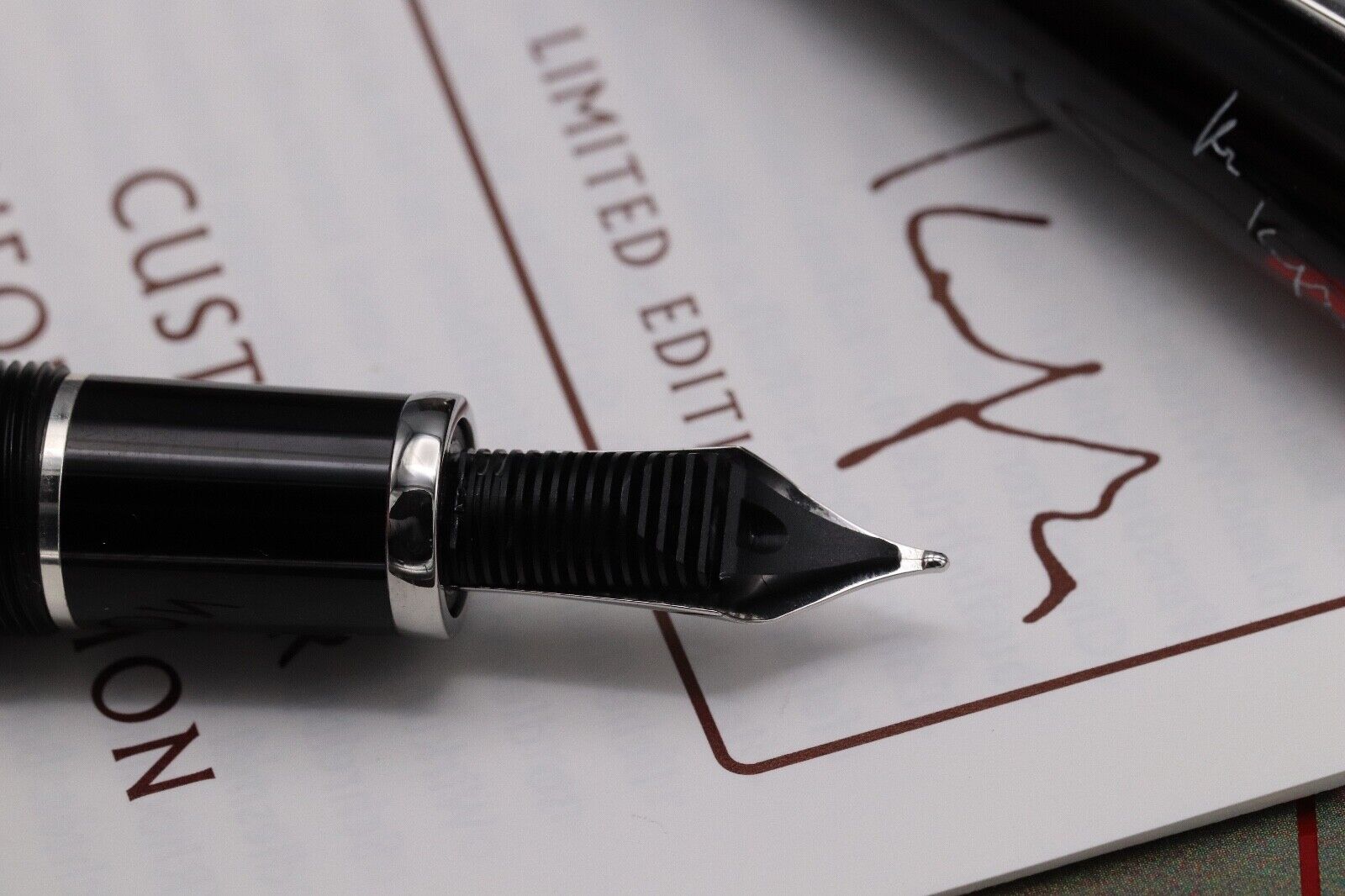 Montblanc Writers Edition Franz Kafka Fountain Pen - UNUSED - Medium Nib image 3