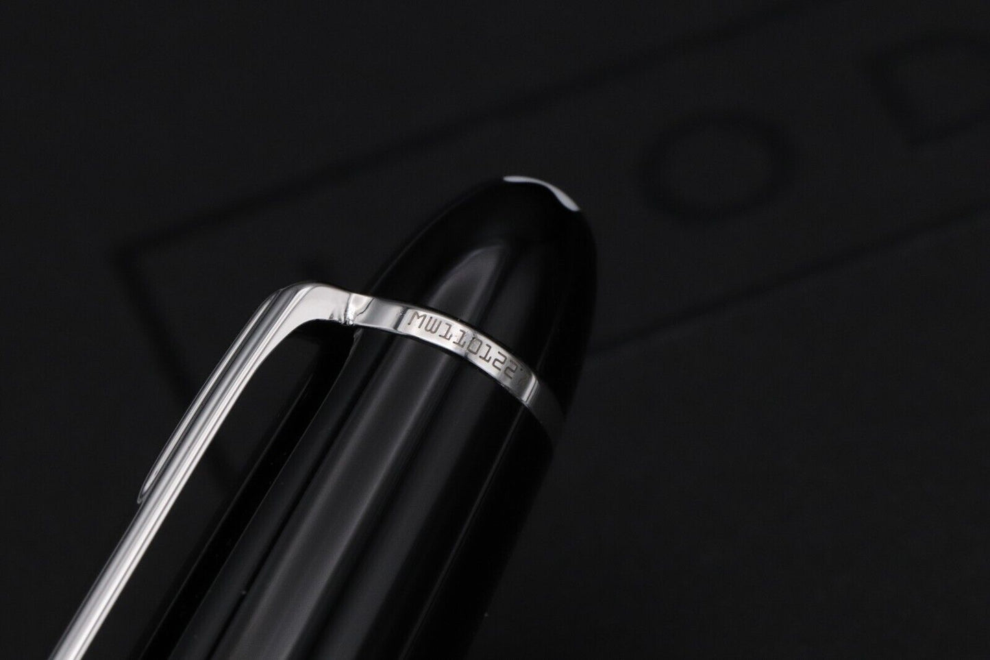 Montblanc Meisterstuck 162 LeGrand Platinum-Coated Rollerball Pen image 4