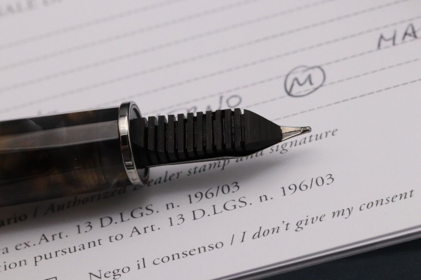 SCRIBO Feel Inverno Fountain Pen - 18k Medium Nib image 4