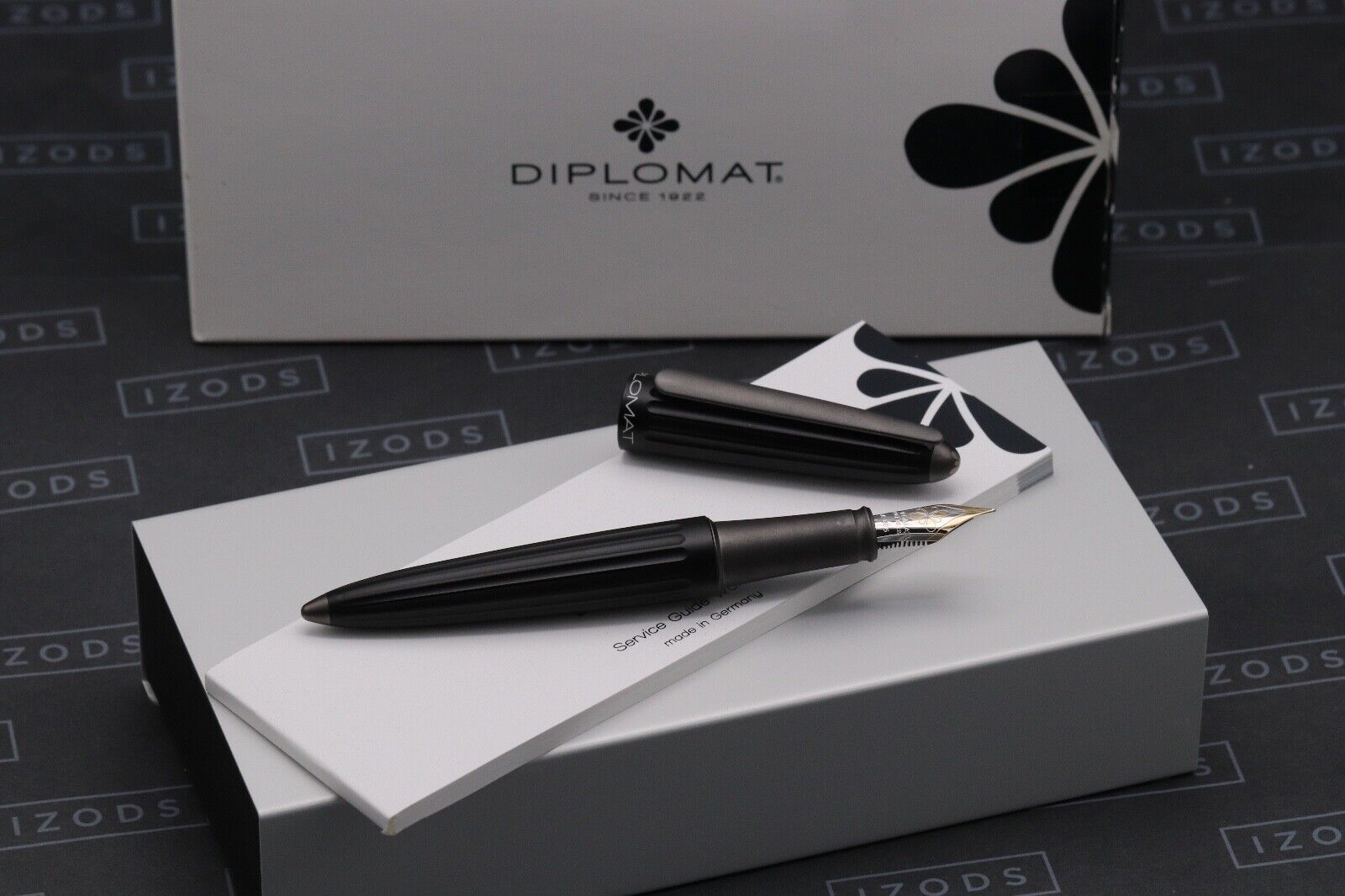 Diplomat Aero Black Fountain Pen - 14k Medium Nib image 0