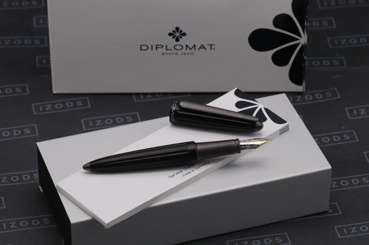 Diplomat Aero Black Fountain Pen - 14k Medium Nib image 0