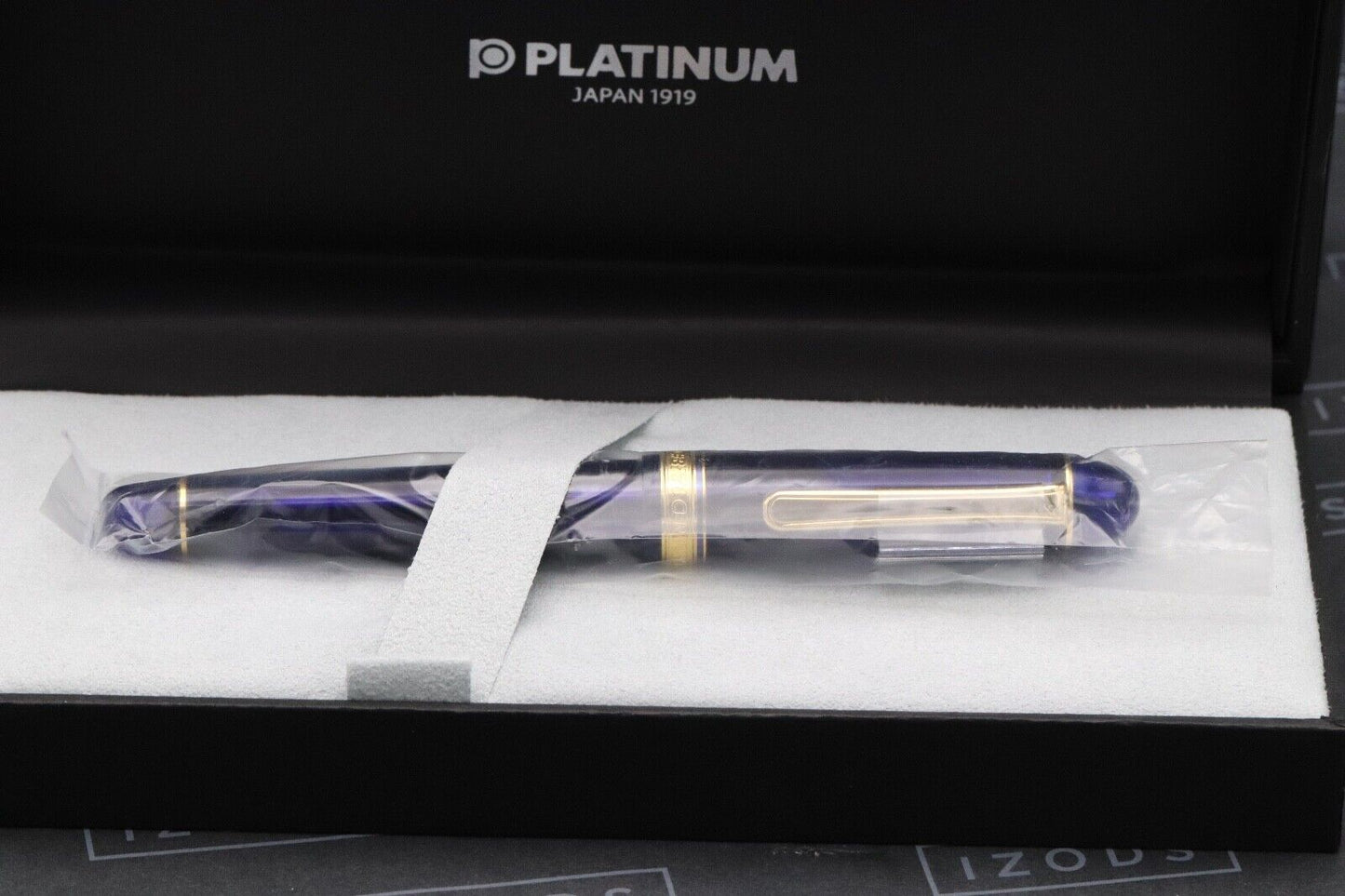 Platinum #3776 Century Chartres Blue GT Fountain Pen - SF Nib image 4