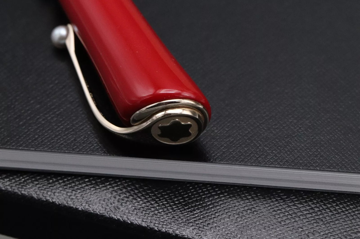 Montblanc Muses Marilyn Monroe Red Special Edition Fountain Pen image 7