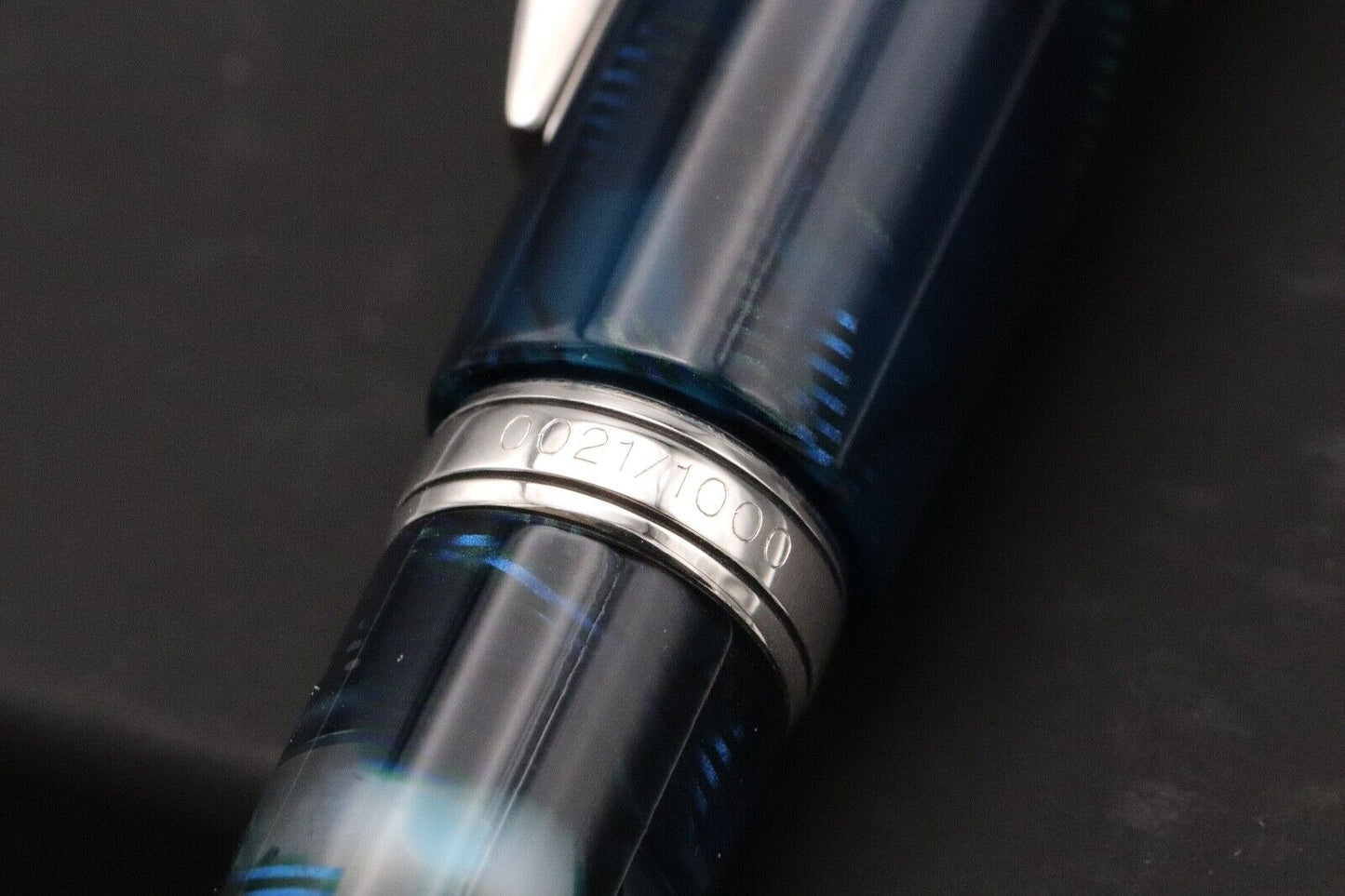 Visconti Homo Sapiens Crystal Swirl LE Fountain Pen - 23k Extra Fine image 6