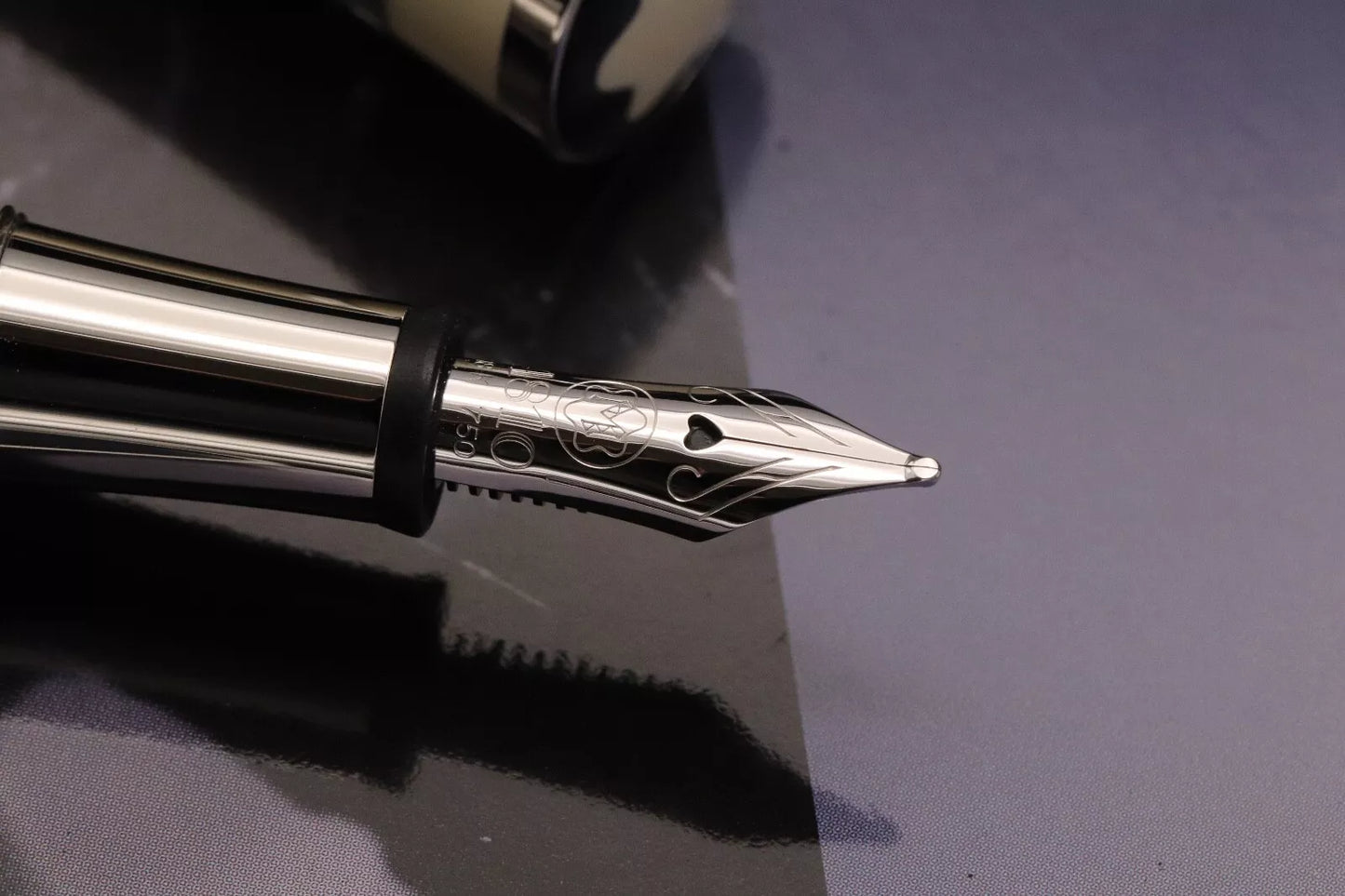Montblanc Muses Greta Garbo Special Edition Fountain Pen - UNUSED image 2