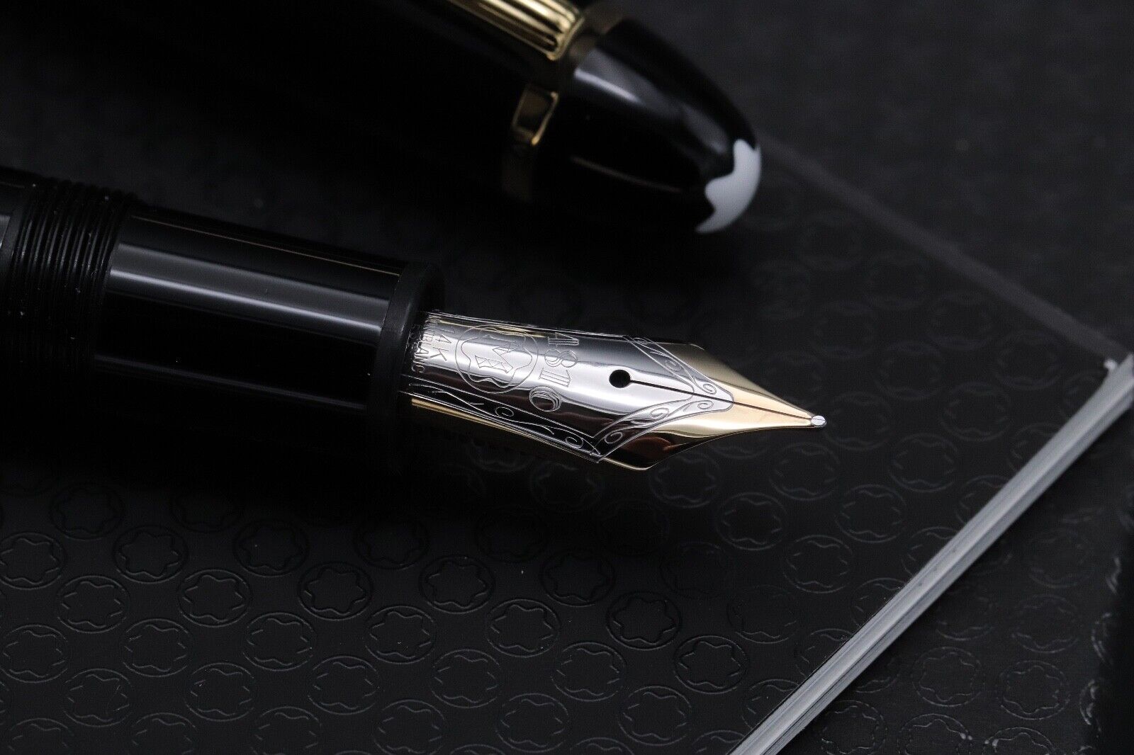 Montblanc Meisterstuck 147 Traveller Gold Coated Fountain Pen with Pouch image 2