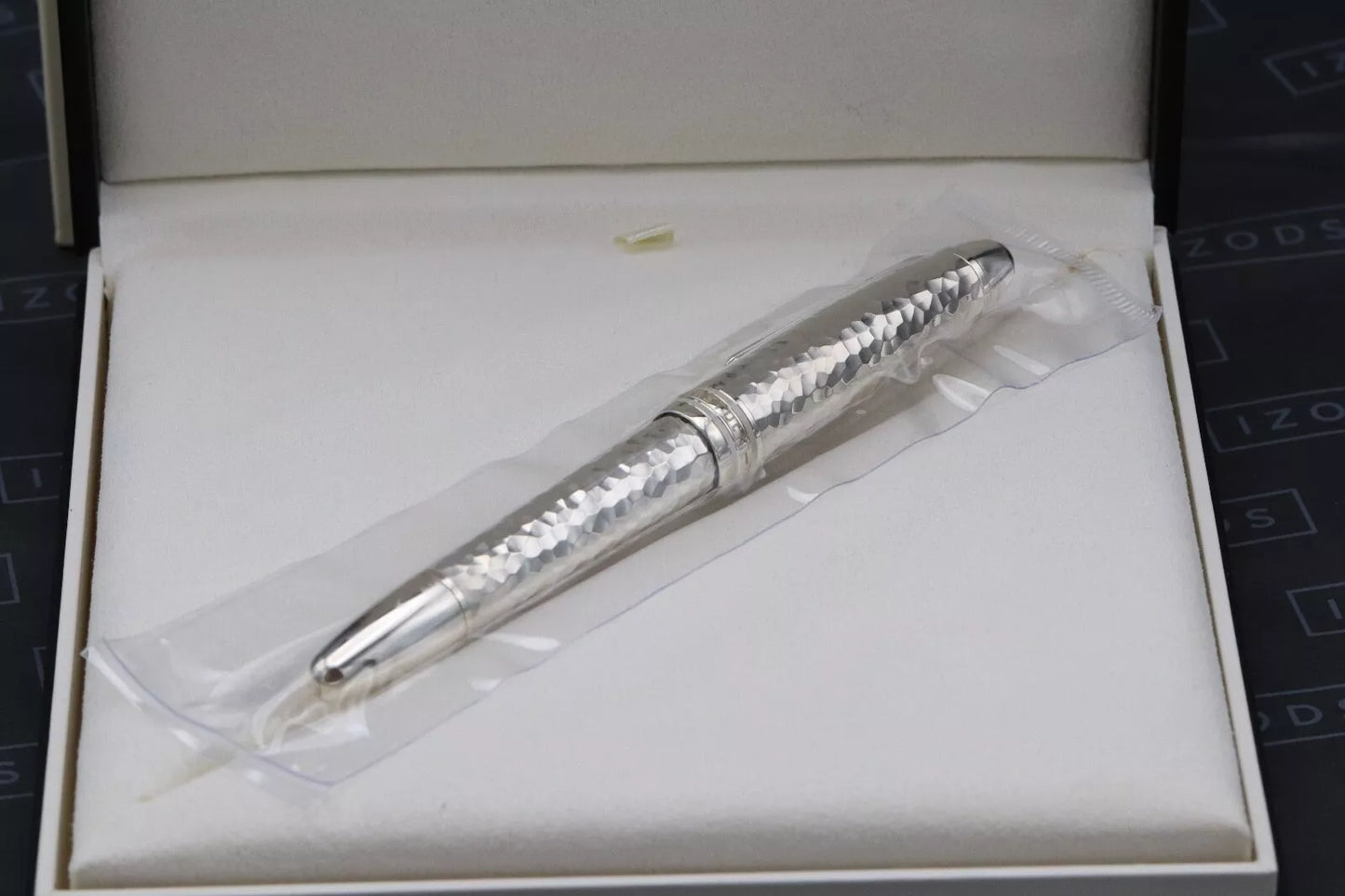 Montblanc Meisterstuck 146 LeGrand Martele Silver Fountain Pen - SEALED - Fine image 6