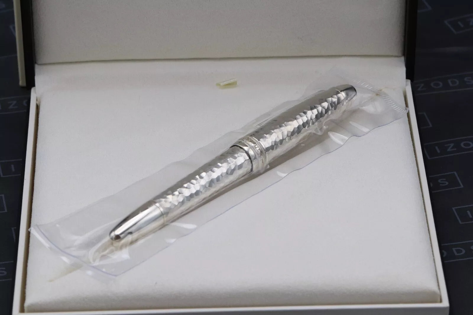 Montblanc Meisterstuck 146 LeGrand Martele Silver Fountain Pen - SEALED - Fine image 6