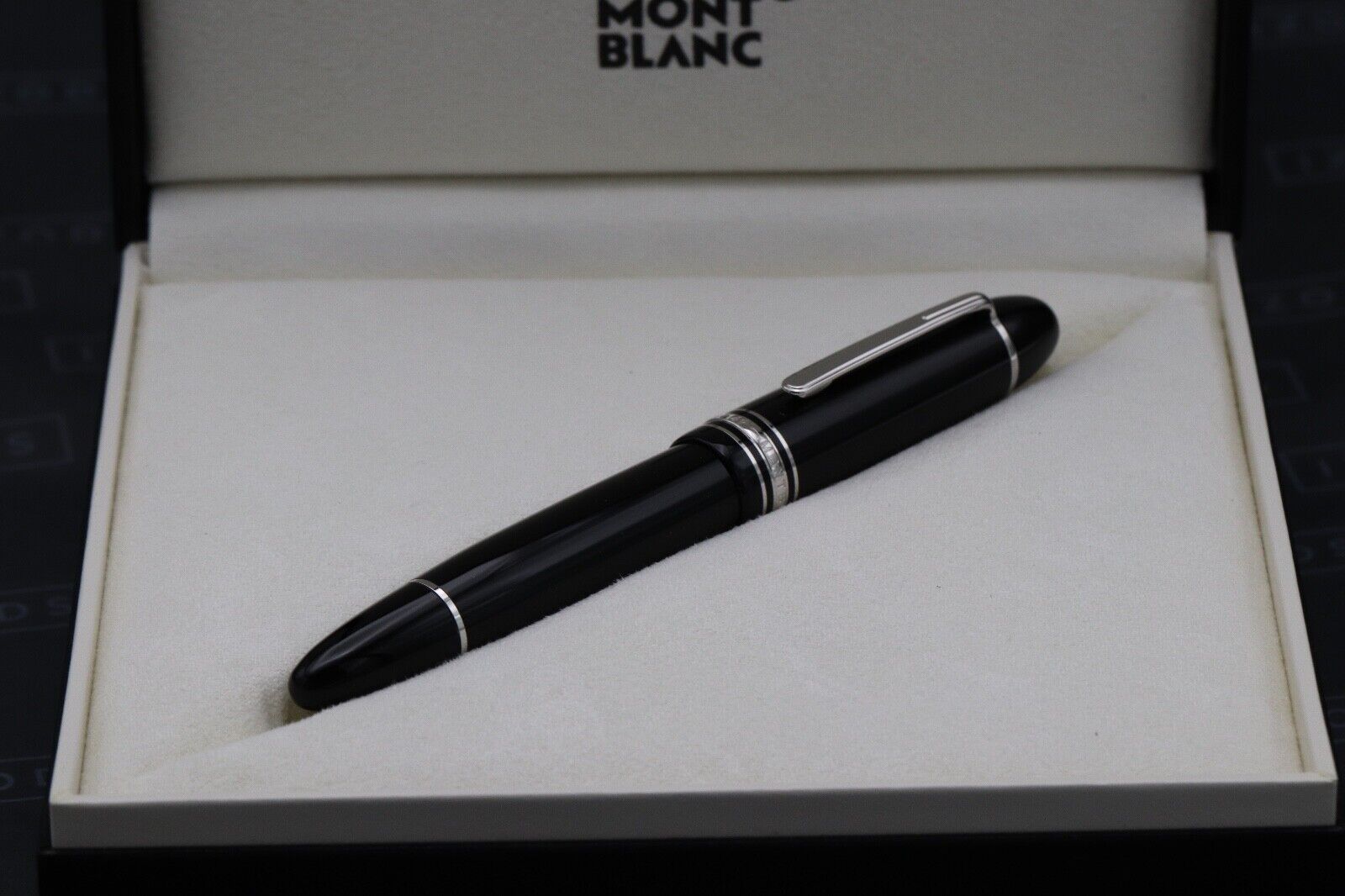 Montblanc Meisterstuck 149 Platinum-Coated Fountain Pen image 6
