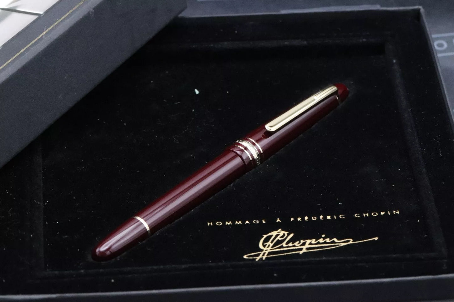 Montblanc Meisterstuck 145 Classique Bordeaux Fountain Pen - UNUSED - Fine Nib image 9