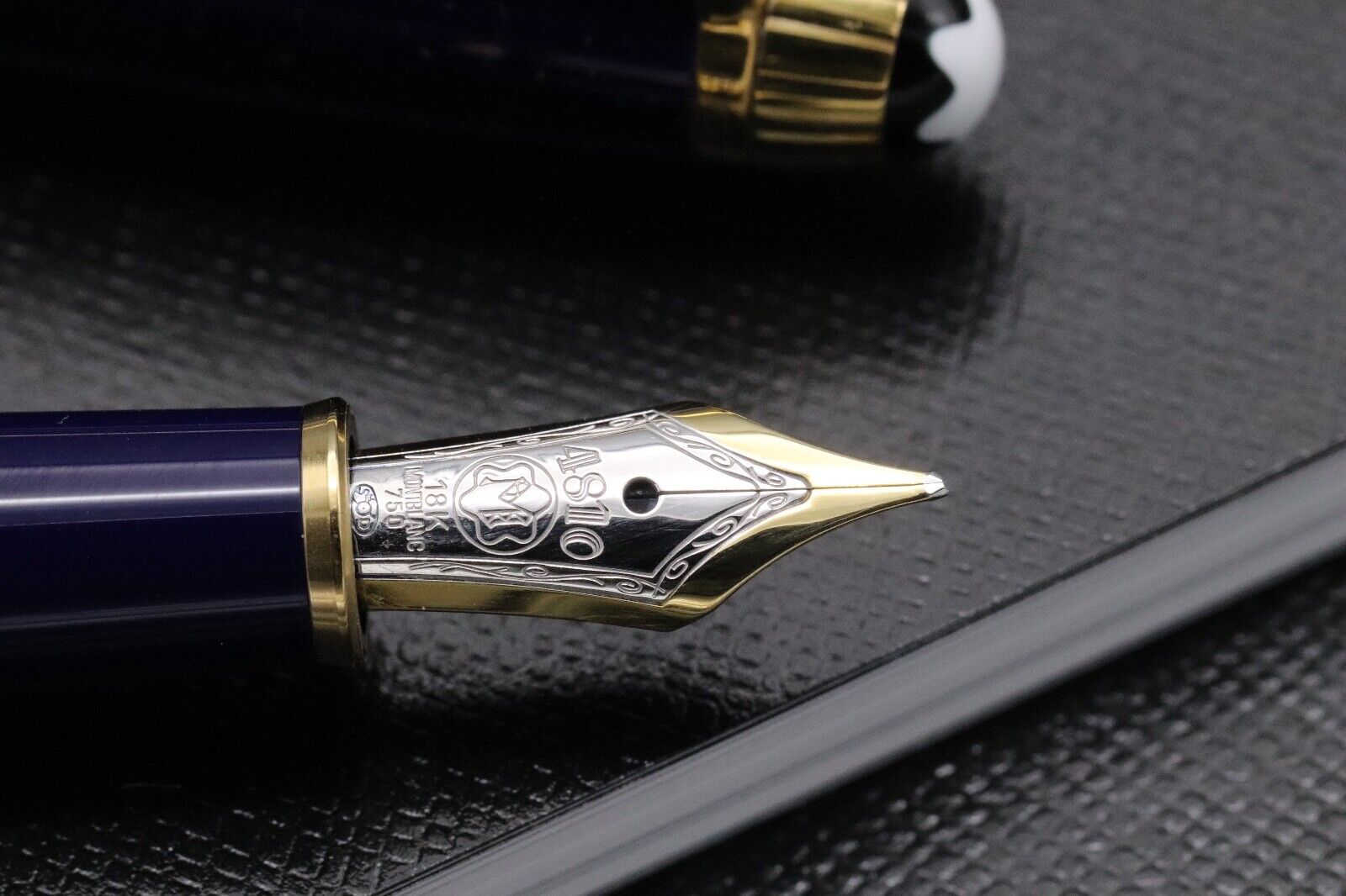 Montblanc Meisterstuck 144 Classique Ramses II Vermeil Fountain Pen - OM Nib image 2