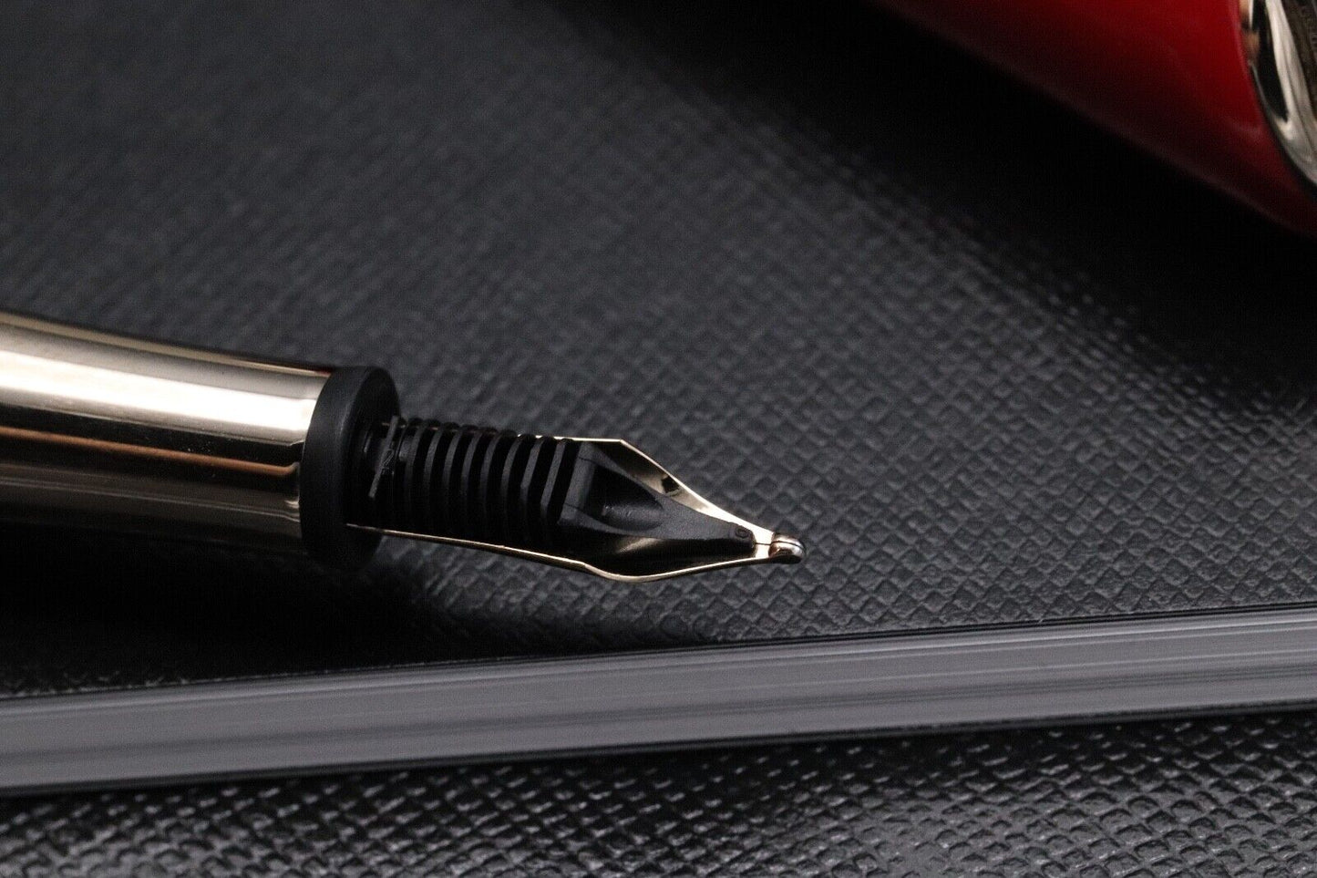 Montblanc Muses Marilyn Monroe Red Special Edition Fountain Pen image 3