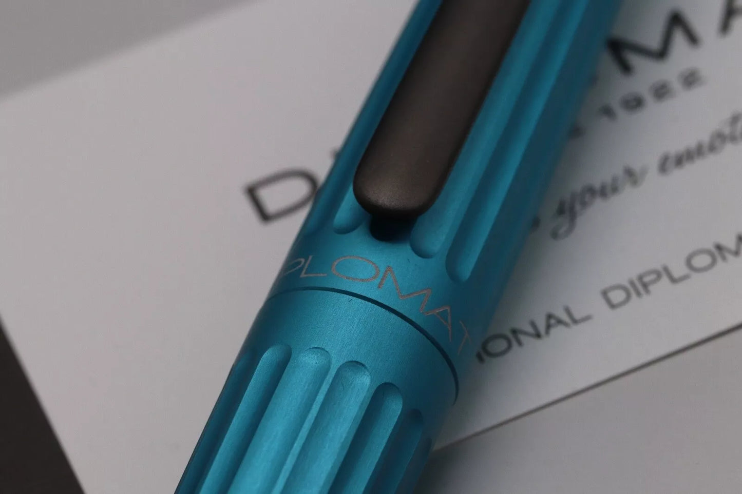 Diplomat Aero Turquoise Fountain Pen - 14k Broad Nib image 5