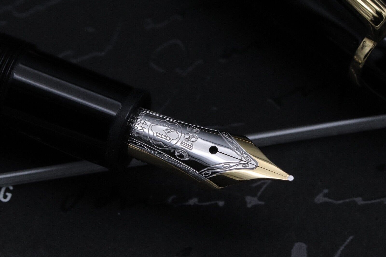 Montblanc Meisterstuck 146 LeGrand Gold-Coated Fountain Pen image 2