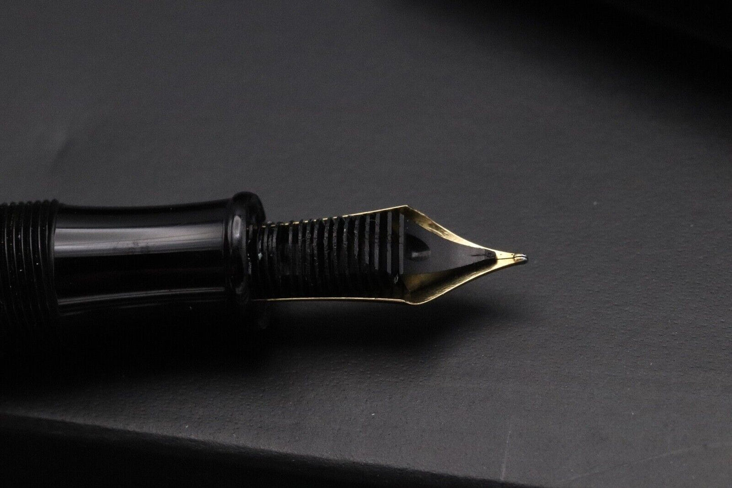 Montblanc Writers Edition Oscar Wilde Fountain Pen image 4