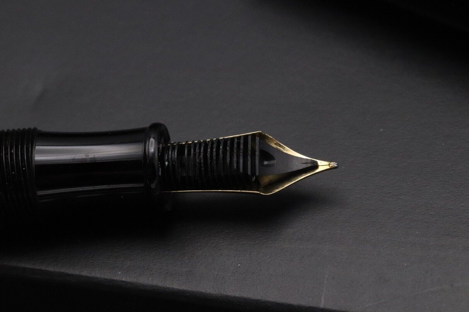 Montblanc Writers Edition Oscar Wilde Fountain Pen image 4