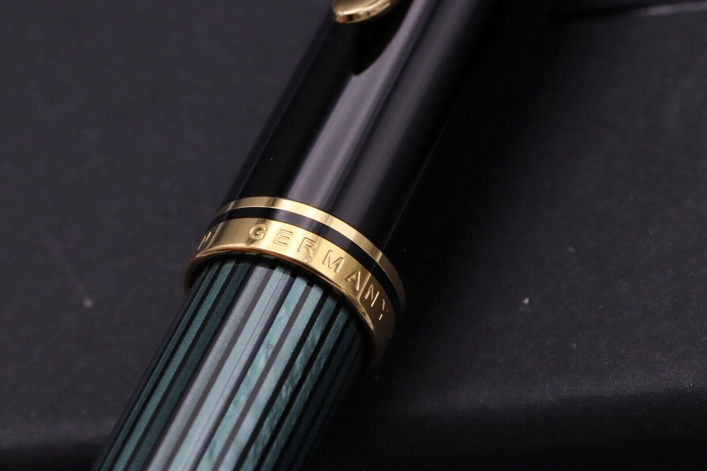 Pelikan Souveran M800 Green Black Fountain Pen - NEVER INKED image 3