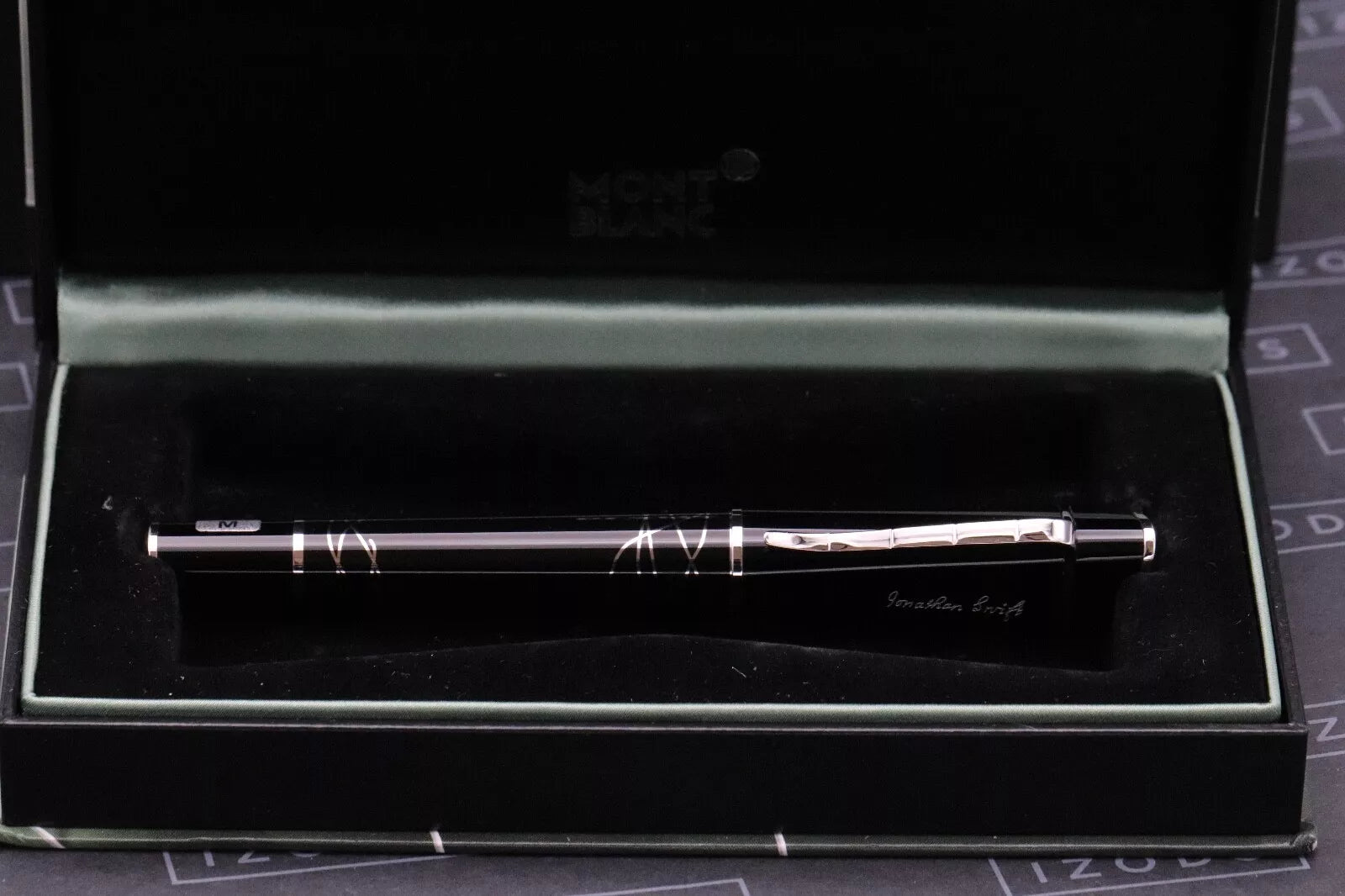 Montblanc Writers Edition Jonathan Swift Fountain Pen - UNUSED image 7