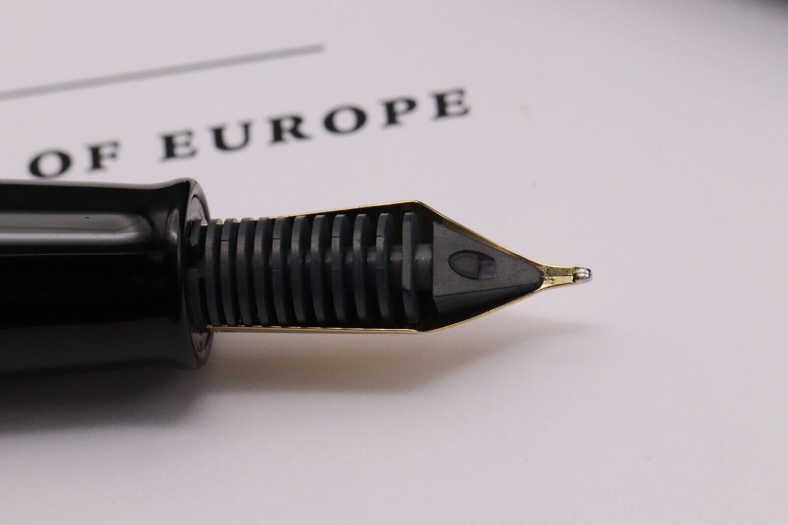 Namiki Yukari Royale Black Urushi Fountain Pen - Broad Nib image 4