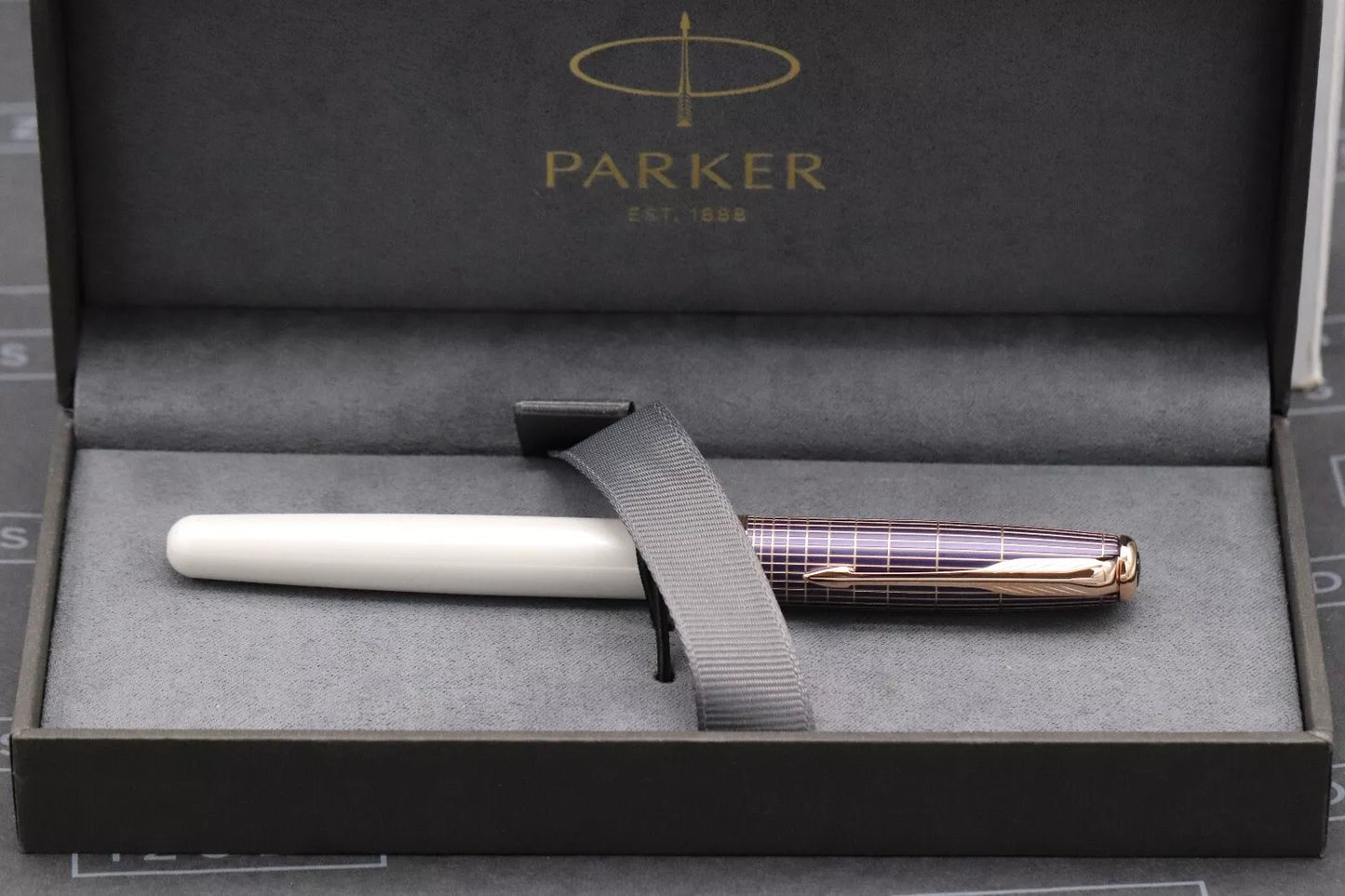 Parker Sonnet Contort Cisele Purple Special Edition Fountain Pen image 10