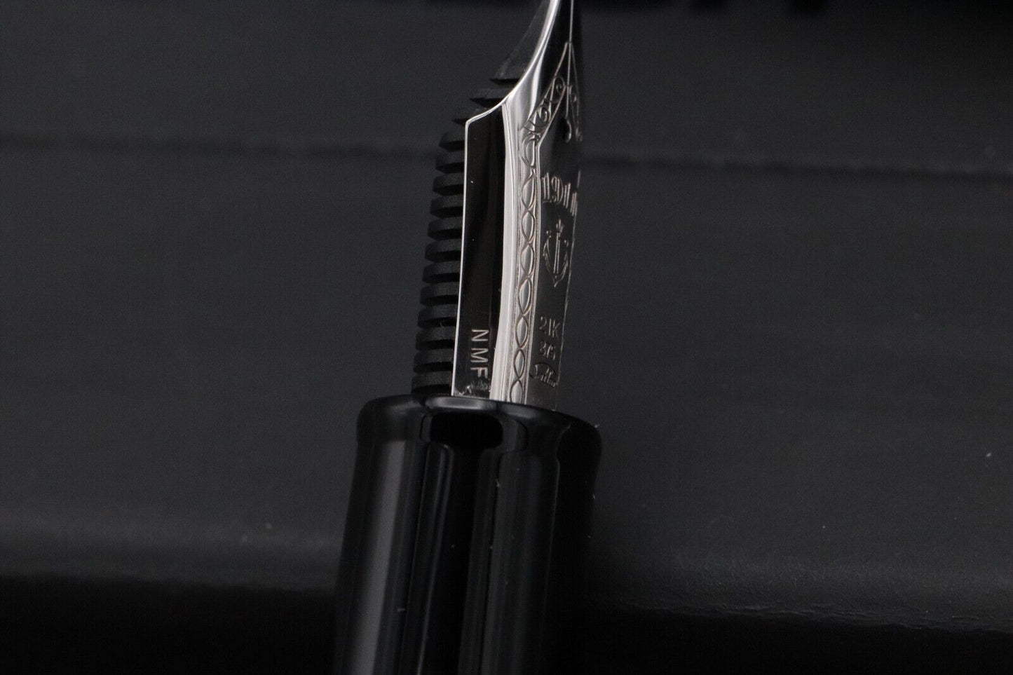 Sailor Pro Gear Red Black Marble Ebonite Fountain Pen - Naginata Togi Nib image 4