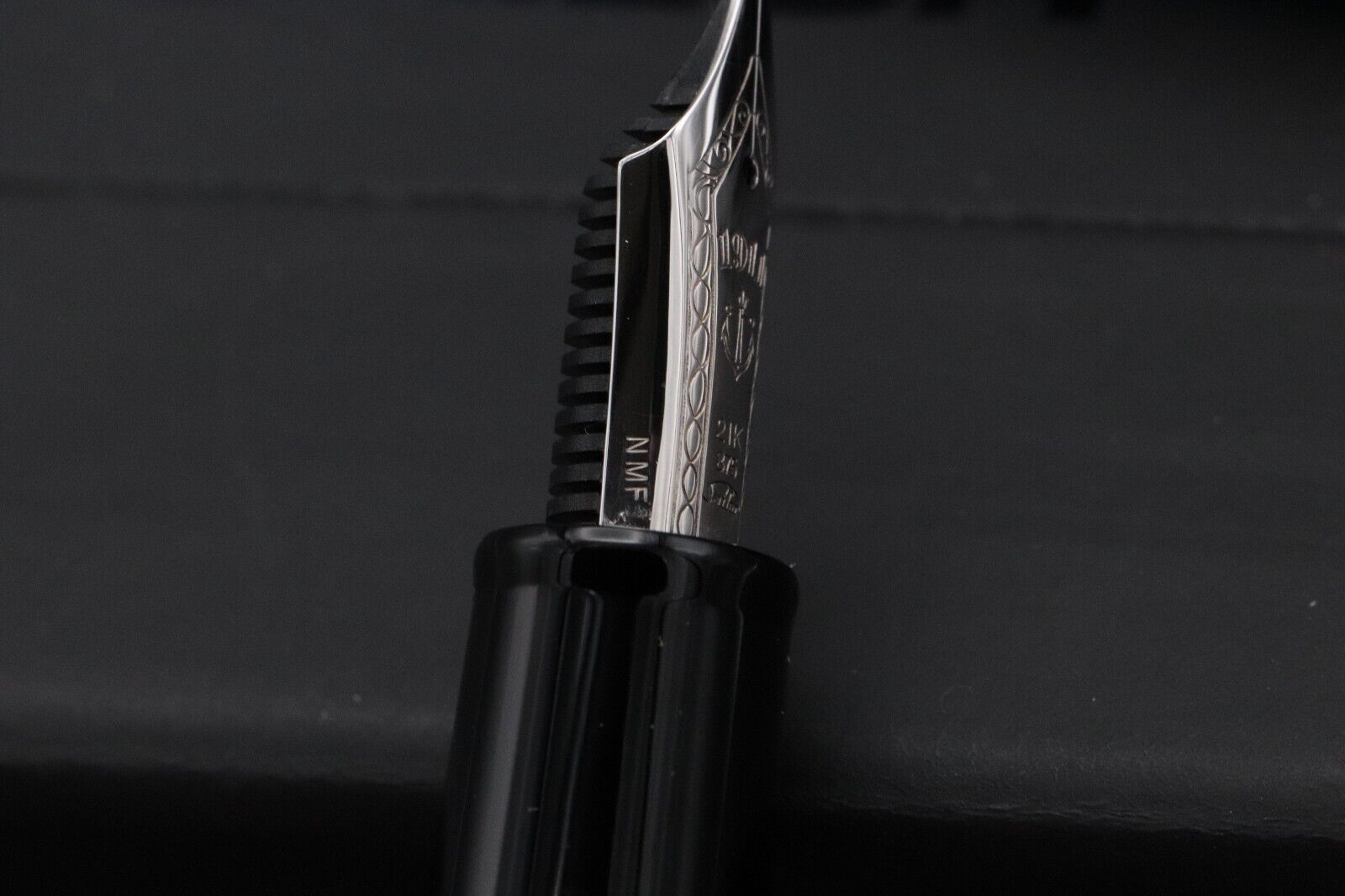 Sailor Pro Gear Red Black Marble Ebonite Fountain Pen - Naginata Togi Nib image 4