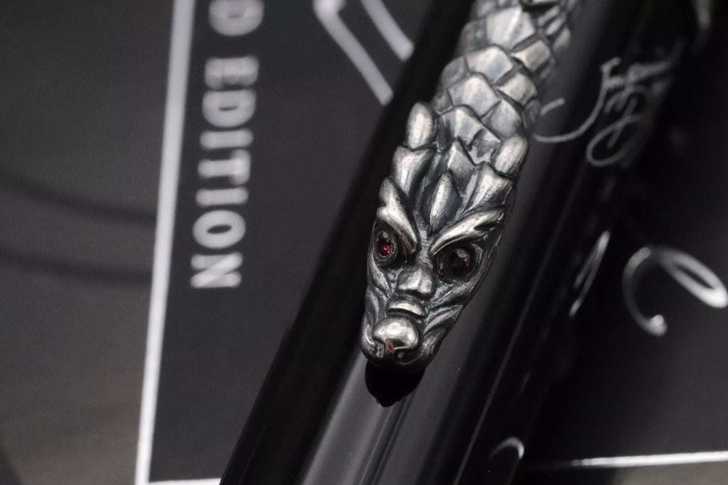 Montblanc Writers Edition Imperial Dragon Fountain Pen - NEVER INKED - Broad Nib image 7