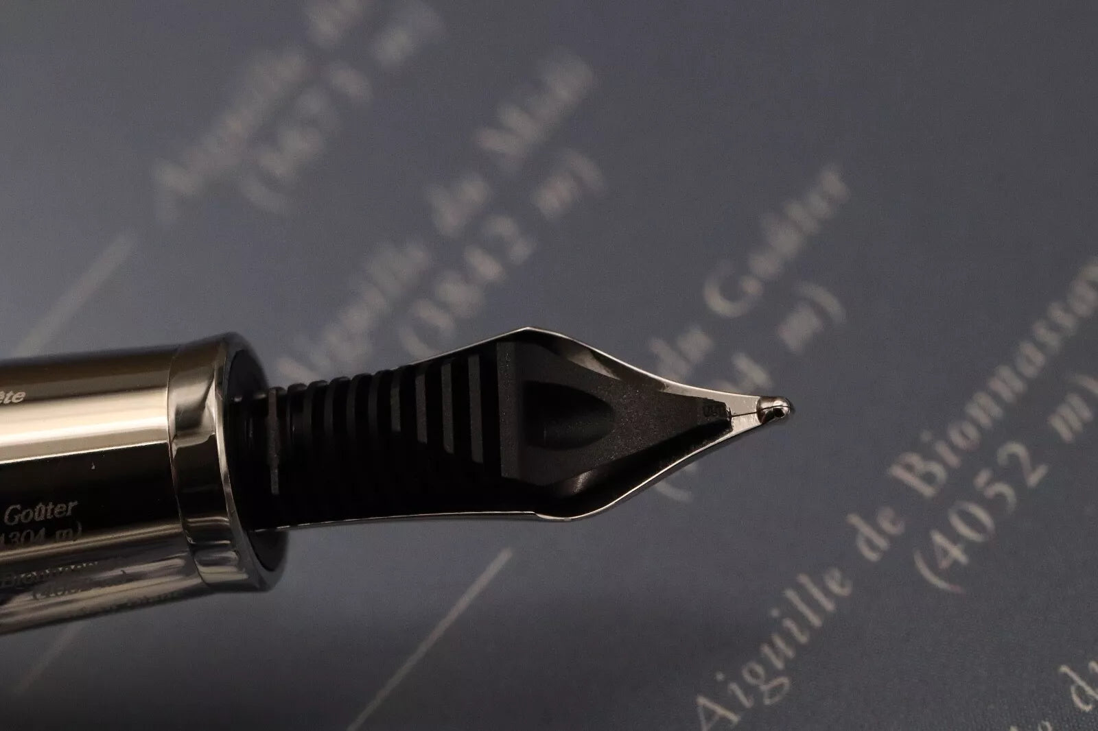 Montblanc Meisterstuck Classique Tribute to the Mont Blanc Fountain Pen image 4