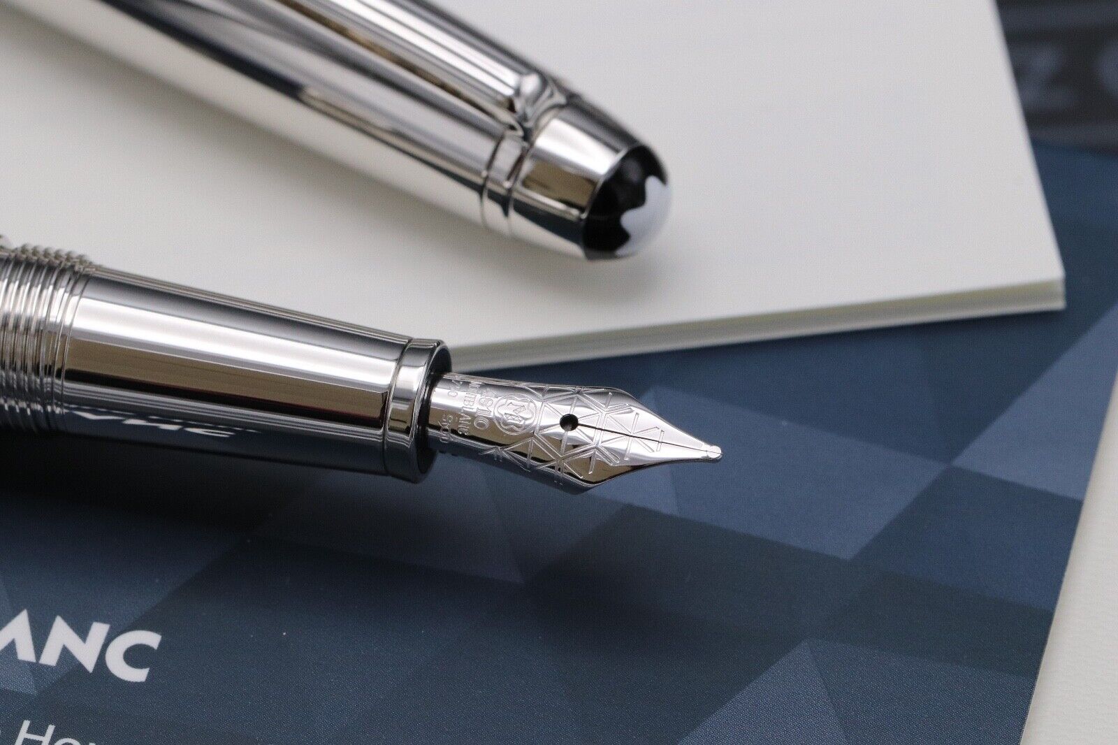 Montblanc Meisterstück Classique Blue Hour Doue Fountain Pen - DIPPED image 2