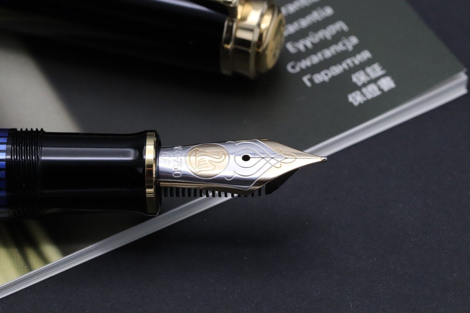 Pelikan Souveran M800 Blue Black Fountain Pen - EF Nib - UNUSED image 2