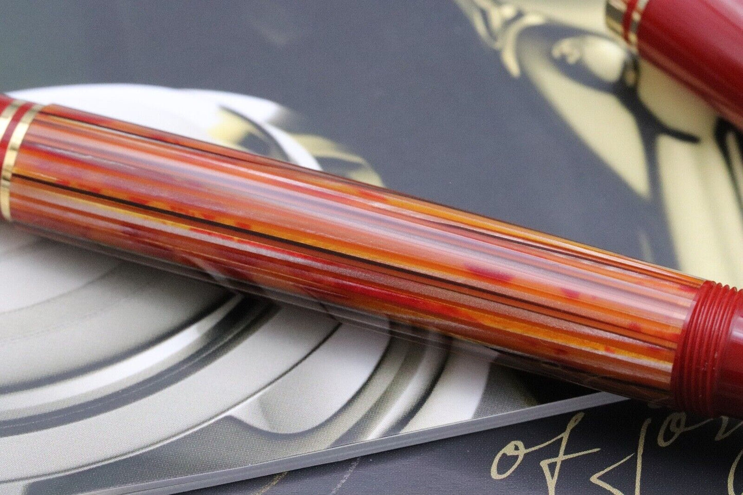 Pelikan M600 Red Tortoiseshell Special Edition Fountain Pen - UNUSED image 3