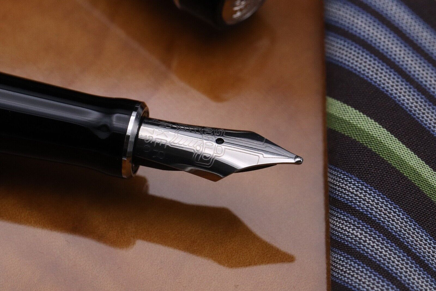 Parker Duofold International Navy Pinstripe Fountain Pen image 2