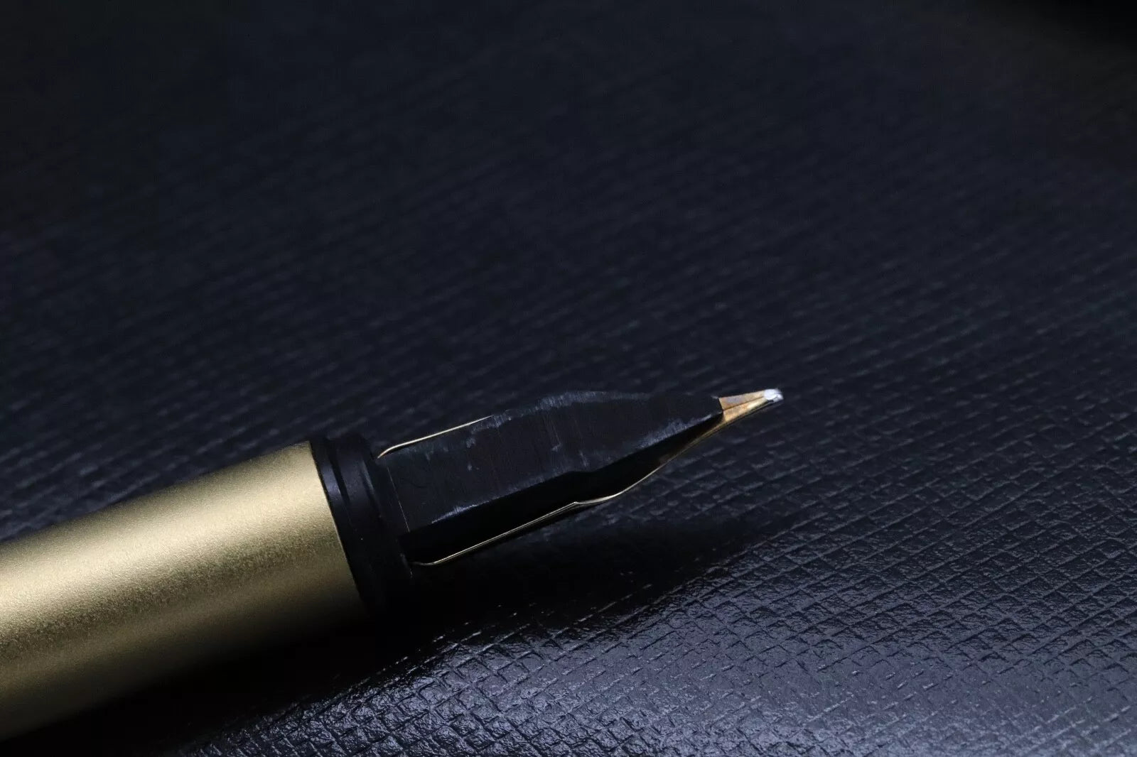 Montblanc Noblesse 1st Generation Gold-Plated Fountain Pen - Triangle Logo image 6