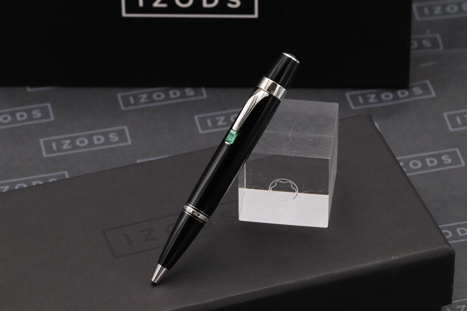 Montblanc Boheme Vert Ballpoint Pen image 1