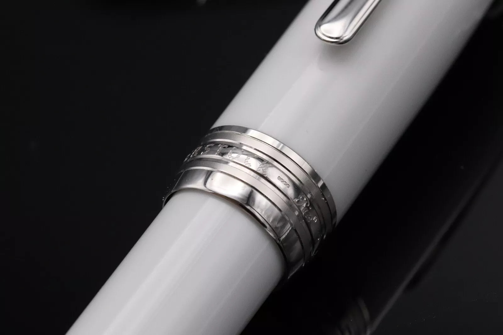 Montblanc Masters for Meisterstuck Meissen White Rollerball Pen - UNUSED image 5