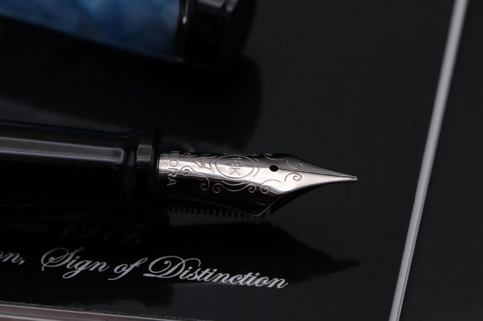 Aurora Optima 365 Celeste Limited Edition Fountain Pen - F Nib image 2