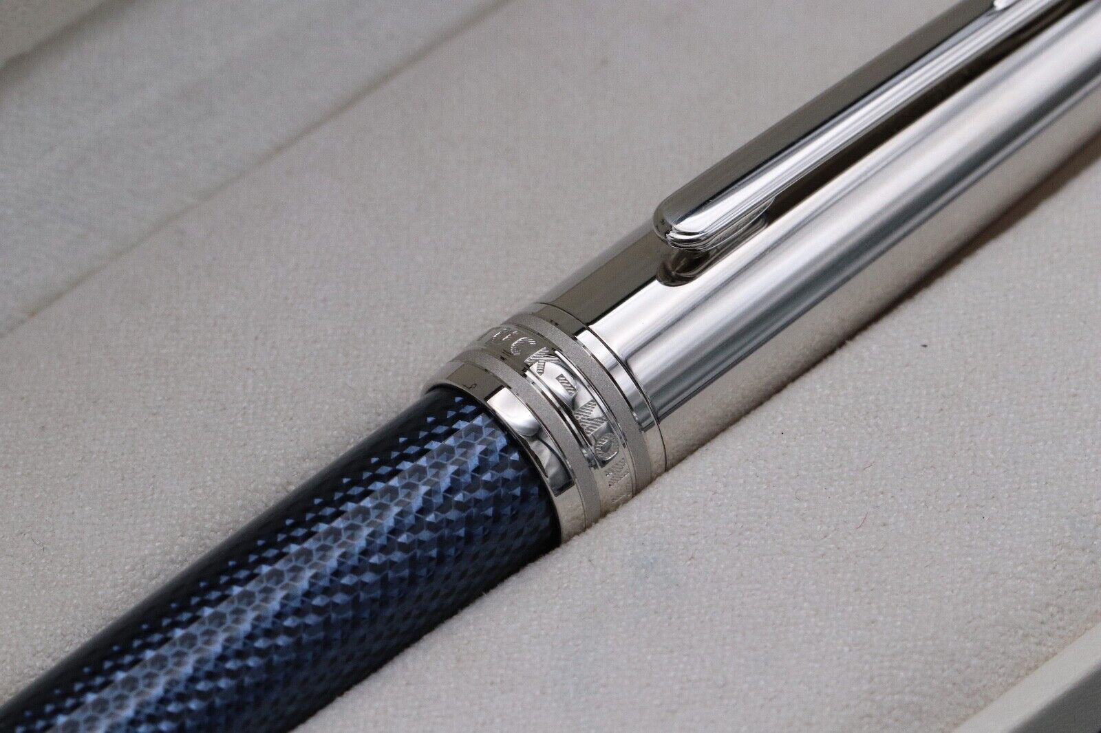 Montblanc Meisterstück Classique Blue Hour Doue Fountain Pen image 4